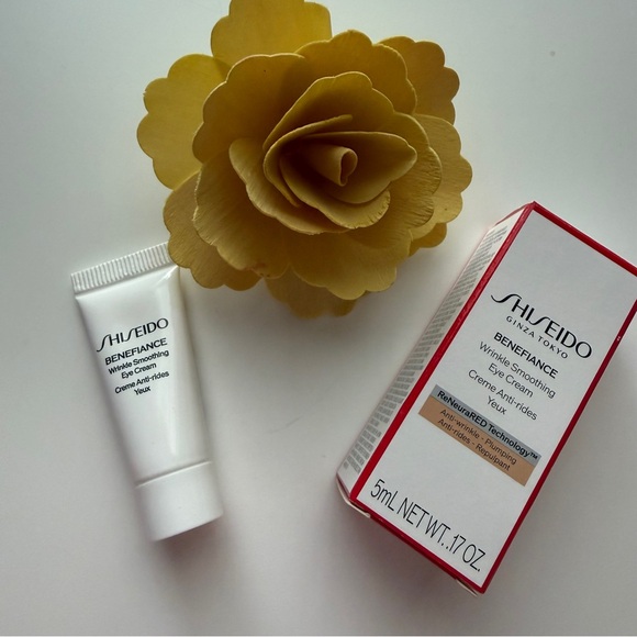 Shiseido Skincare Travel Set - Picture 3 of 6